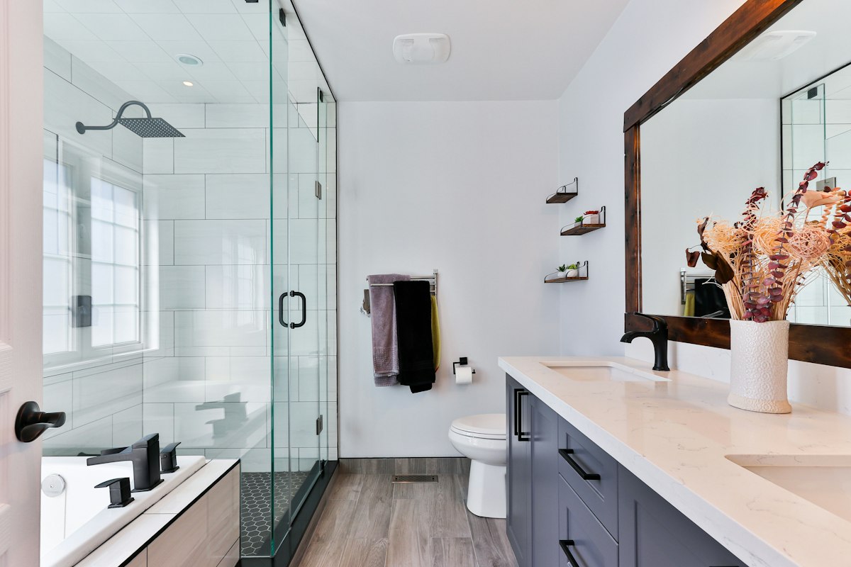 Clean Bathroom After Squeaky Clean
